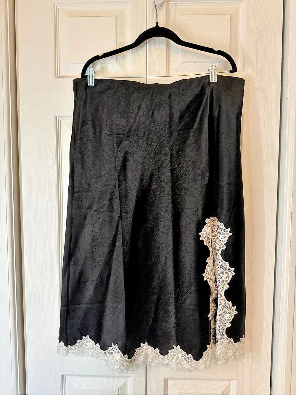 J.Crew Gwyneth Lace-Trim Slip Skirt in Textured Satin Black & White XL